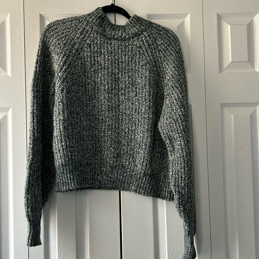 Large green and white cotton cropped sweater